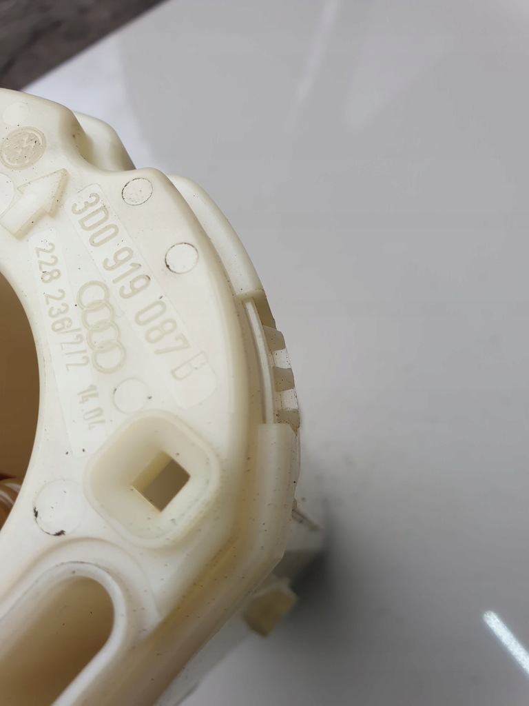 фото №4, Audi a8 d3 насос пального ліва 3d0919087b