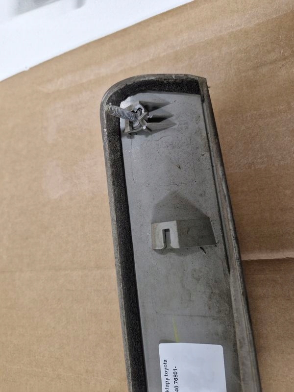 фото №10, Toyota matrix 2 ii e140 накладка молдинг кришки багажника задня 76801-0230