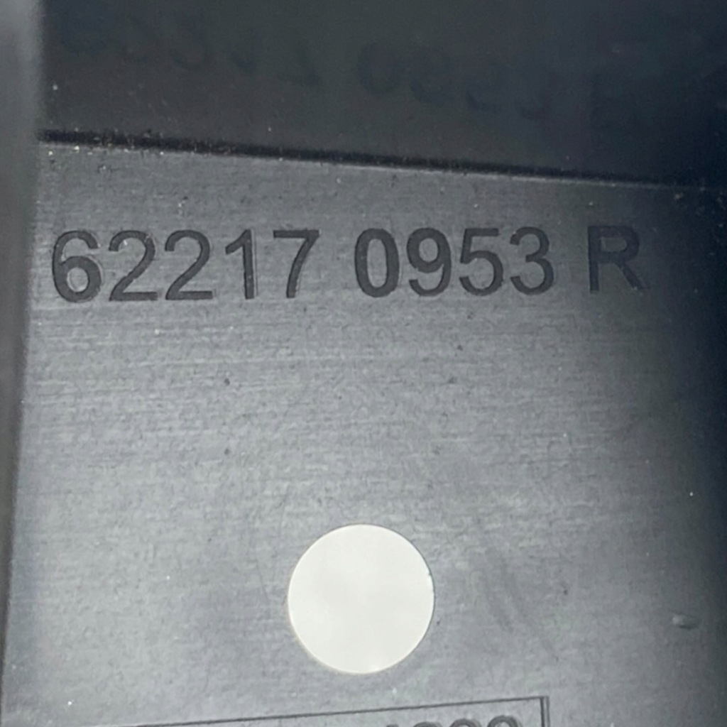 Направляющая кронштейн лампы бампера левый перед renault symbioz captur ii Недорого