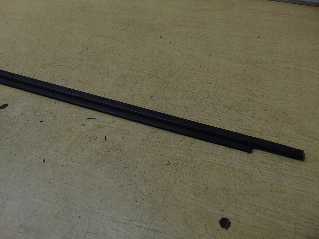 фото №6, Молдинг ущільнювач правий перед toyota prius ii 2002-