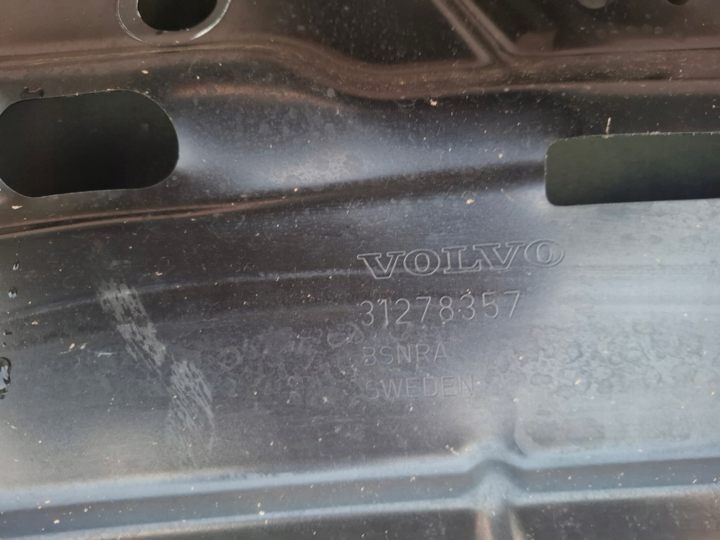 Капот кришка volvo v40 2 оригінал Київ