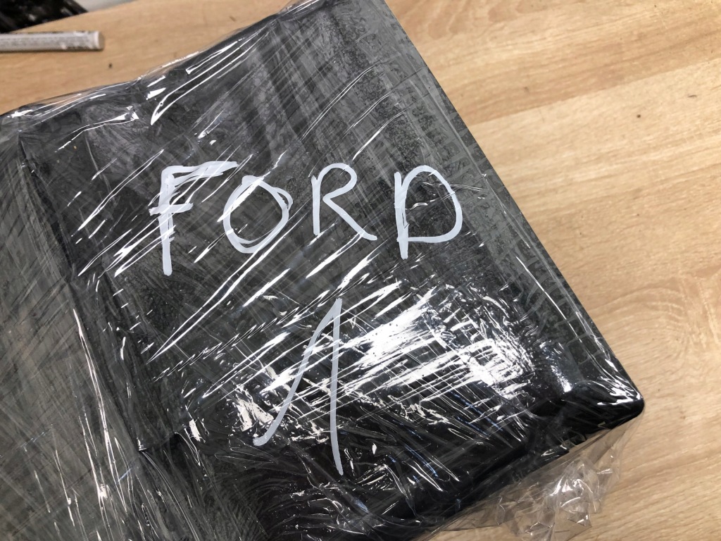 Купити Корпус акумулятор ford am51-10723-ad