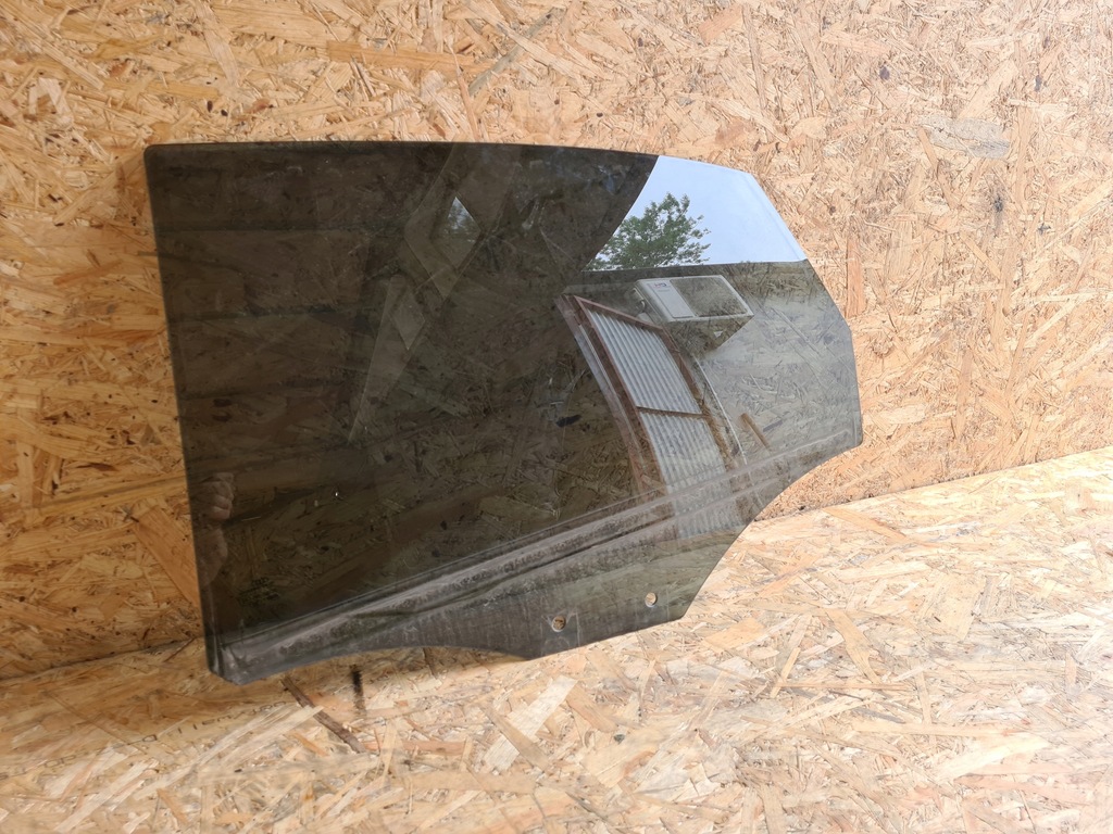 фото №1, Скло двері лівий задня audi a3 8v sedan тонована