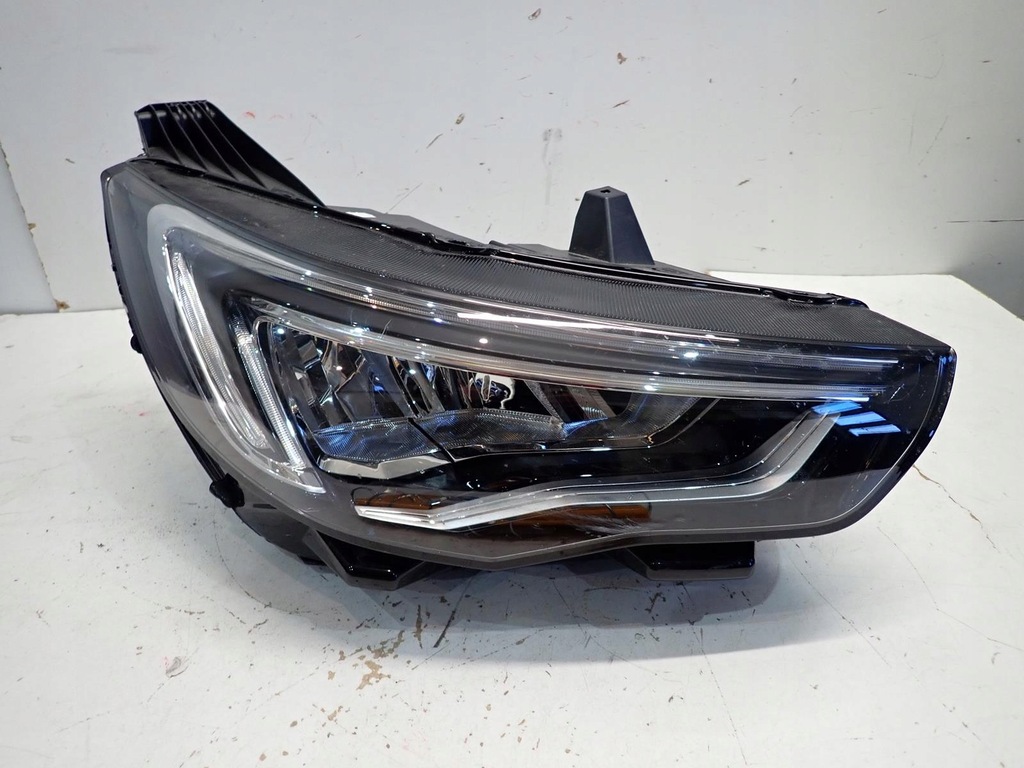 фото №1, Лампа перед права opel grandland x 17- full led