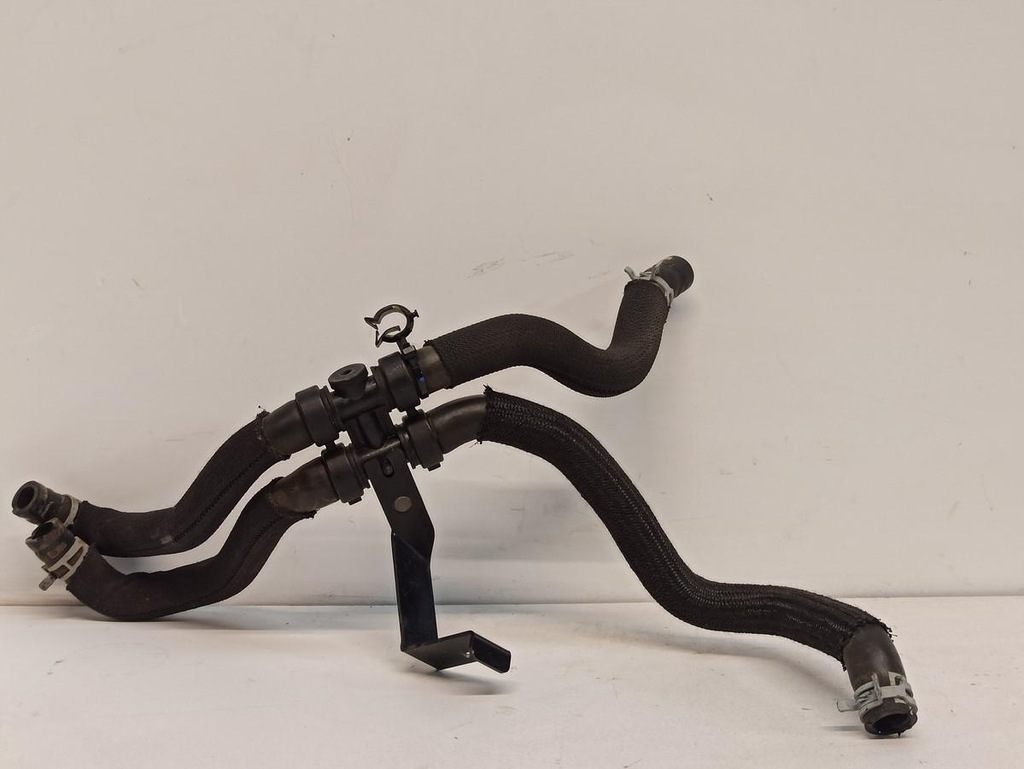 фото №1, Dacia duster труба 924007013r 215a10907r 1800668015