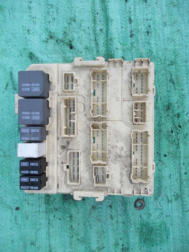 фото №1, Kia magentis коробка предохранителей 95400