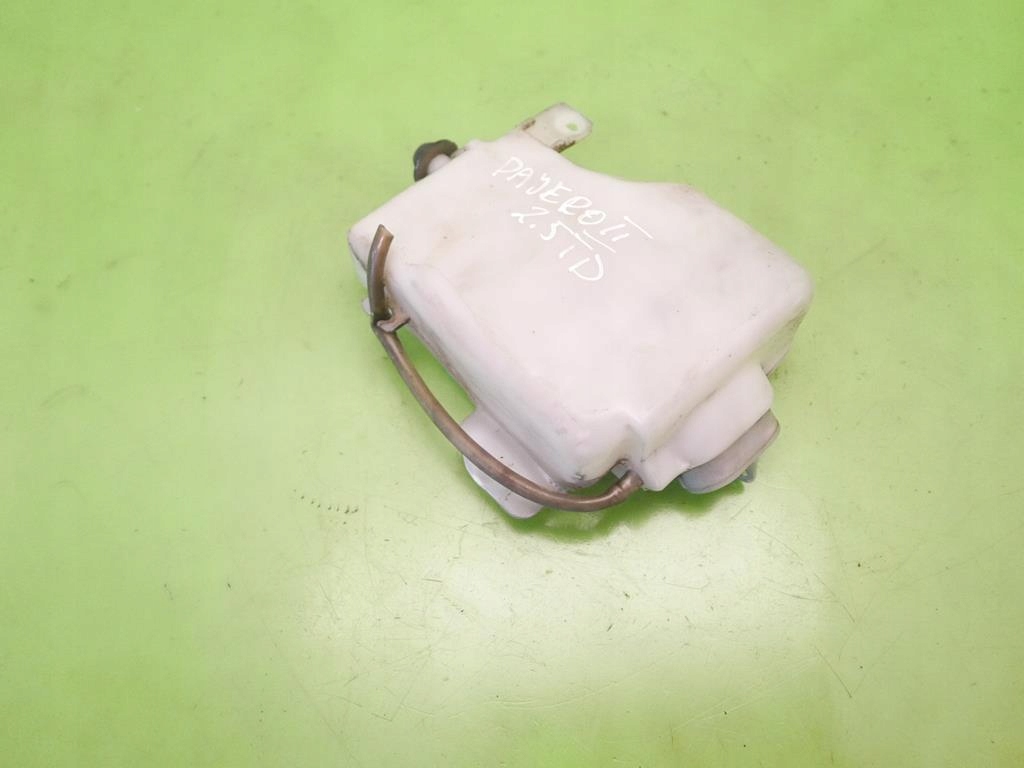 фото №8, Бачок омывателя задняя mitsubishi pajero ii