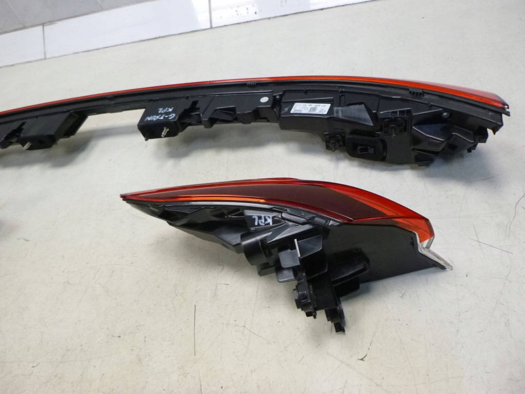 фото №12, Audi q4 e-tron комплект лампа лампа правая левая накладка задняя задняя low новый kpl