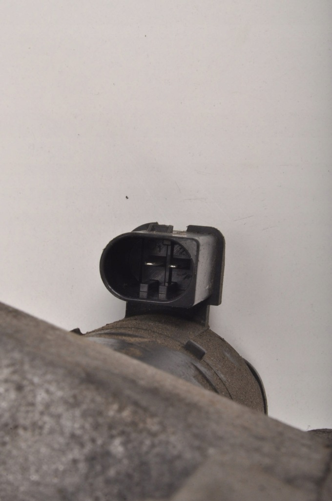 Opel grandland x 1.2 суппорт левое  задняя 9819059380 в Украине