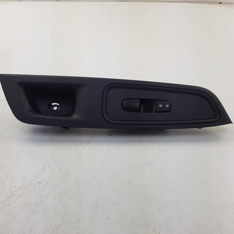 фото №1, Панель кнопка стекло правый перед micra k14