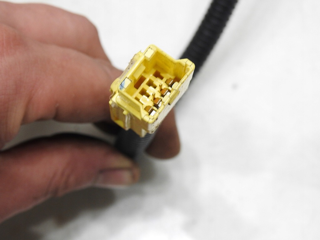 фото №3, Кліпса поперечина безпеки правий перед sorento