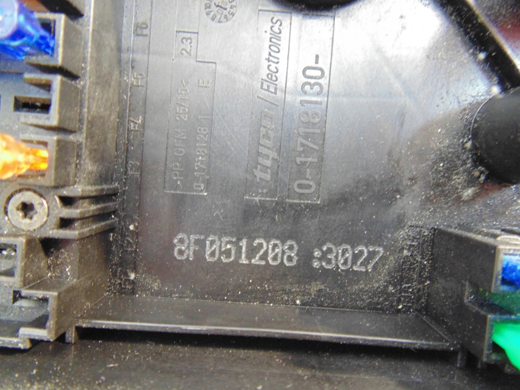 фото №9, Volkswagen caddy iii 3 коробка запобіжників 1k0937125a 01718130 vw golf v