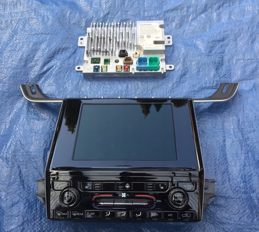 фото №1, Jeep grand cherokee wl 22 дисплей радио панель