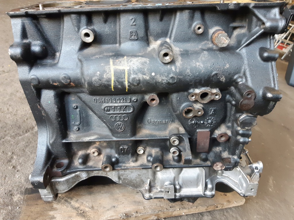 фото №5, Audi a4 b8 a5 8t 1.8 tfsi блок двигуна cab 06h103021j