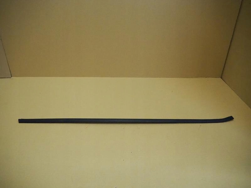 фото №1, Молдинг уплотнитель правый перед citroen ds3