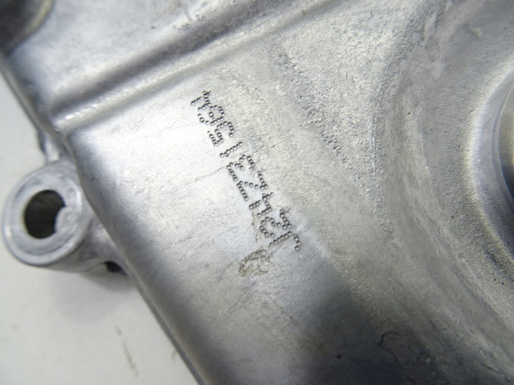 фото №8, Yaris iv 1.5 гибрид защита крышка распределительного вала корпус блок управления 122z30725