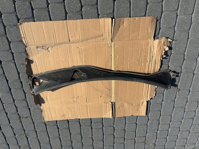 фото №1, Жабо пластиковий renault twingo iii 2014- 668118065r europa