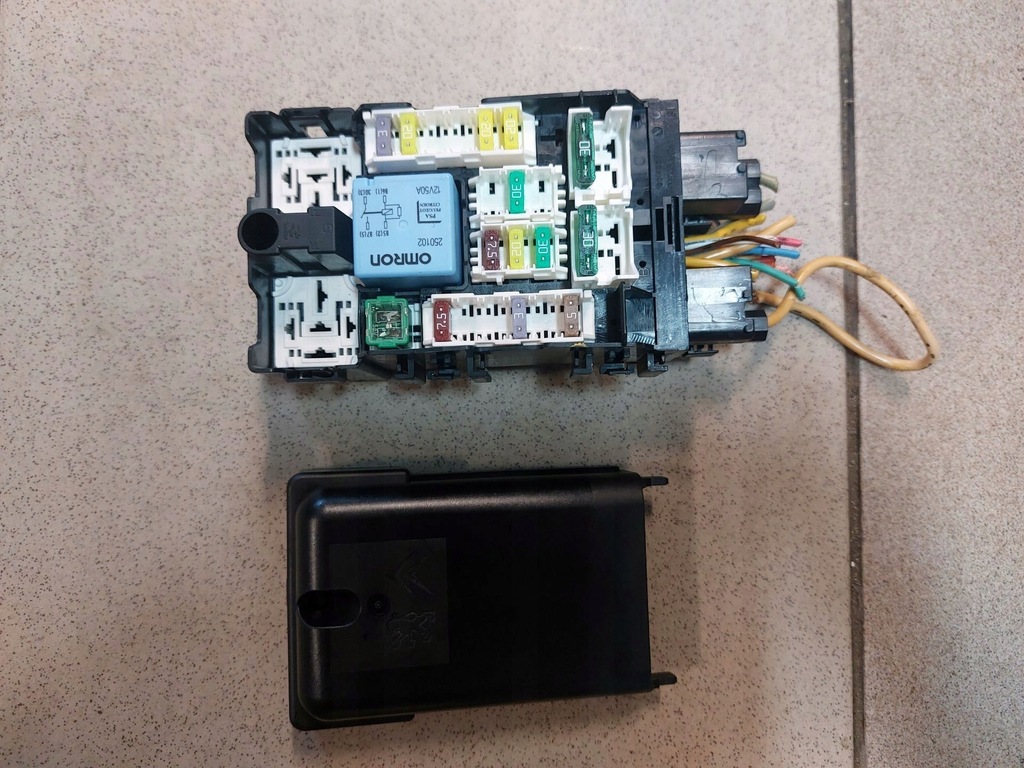 фото №1, Коробка предохранителей citroen c4 ii ds4 9665492680