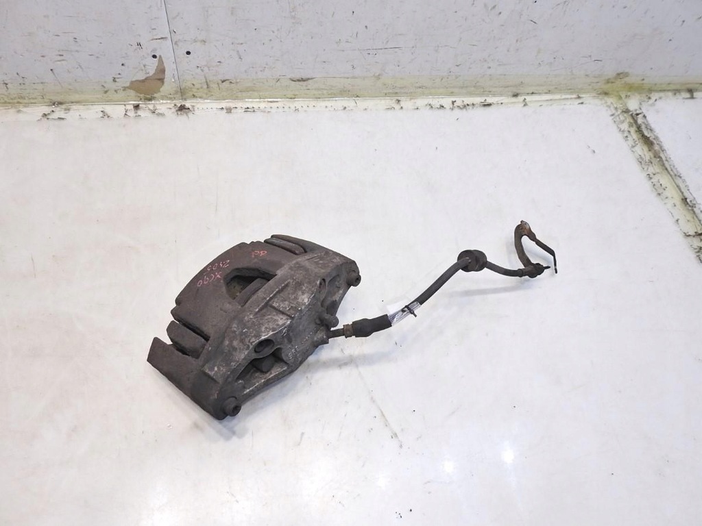 фото №8, Суппорт тормозной правый перед volvo xc90 i 2.4 d5 30657307