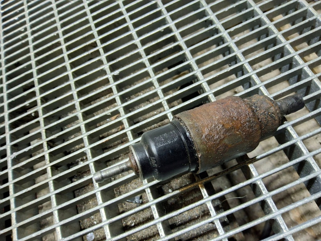 Land rover range rover sport l320 2011 помпа пального webasto в Україні