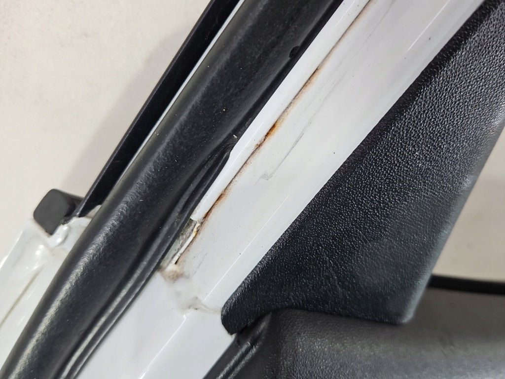 Дверь задний  левая kia venga hb 5d 09-14 белый 7f Недорого