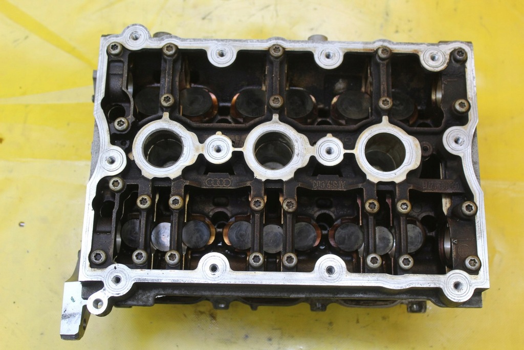 фото №9, Головка двигателя a6 c5 a8 d3 3.0 asn 06c103373f