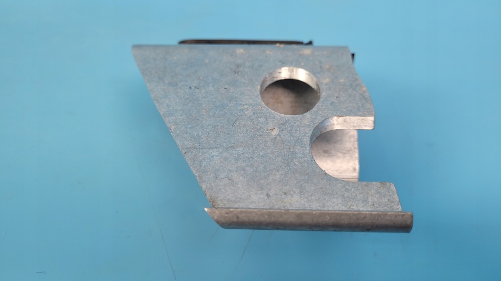 Купити Mercedes eqe 350+ 23r кронштейн кронштейн радіатора праве a0995013500