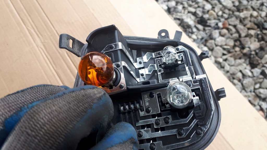 фото №11, A4 b9 kombi вкладиш лампи лівий задня задній w крила