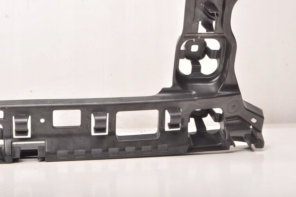 Bmw 2 u06 напрямна бампера задній задній середина 8739135 Київ