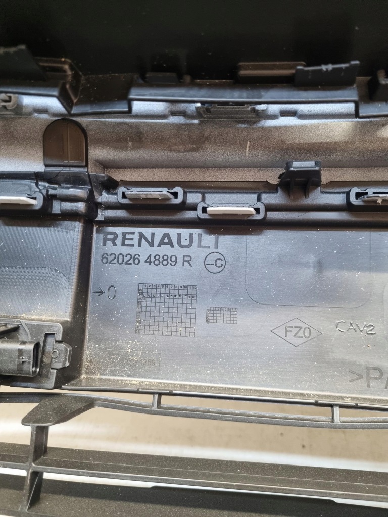 фото №13, Renault captur symbioz 24- бампер перед передній решітка радіатора