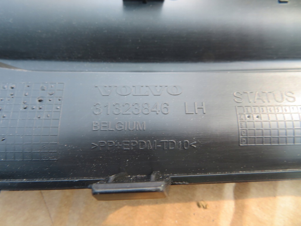 фото №8, Volvo оригинальный номер 31323846 решётка бампер