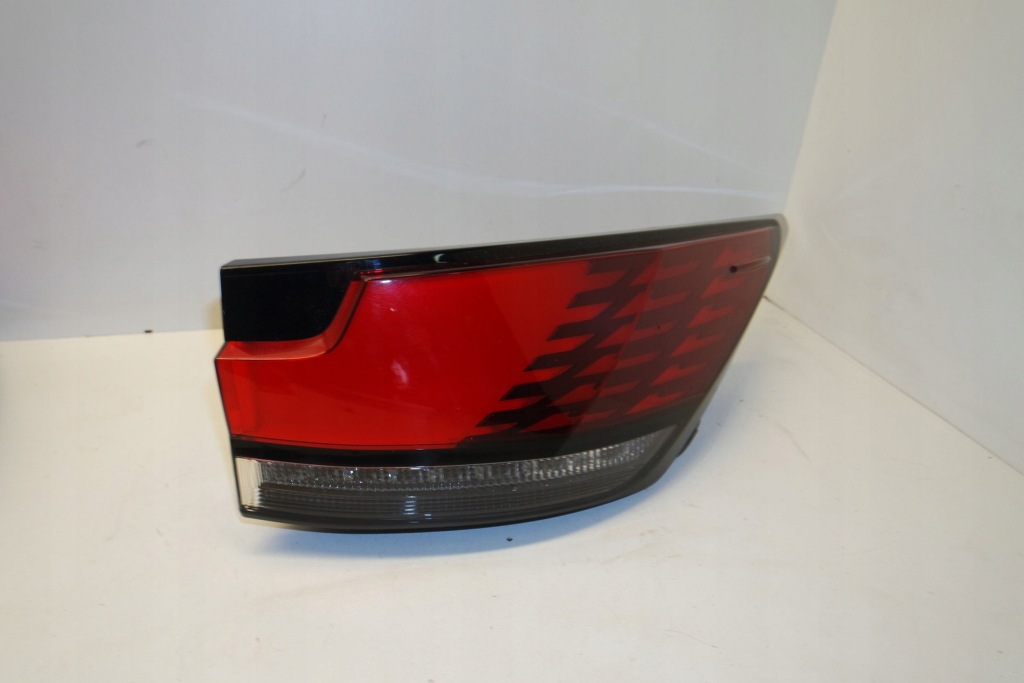 Купити Lexus rx v 2024 права сторона лампа задня