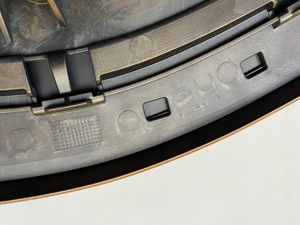 фото №8, Bmw i8 roadster права молдинг дахова захист дах