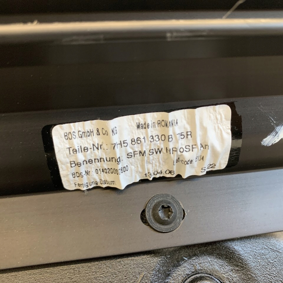 фото №14, Оббивка обшивка правий задня vw t5 7h multivan 06r