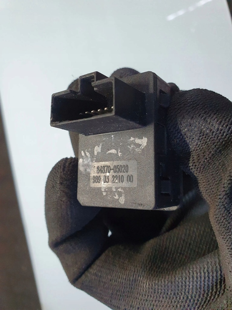 фото №7, Toyota avensis t220 2001 кнопка регулировки зеркал боковых