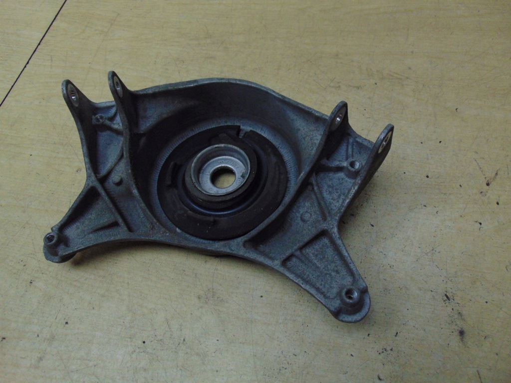 фото №9, Кронштейн амортизатора перед правий audi q4 b8 8k0412253a