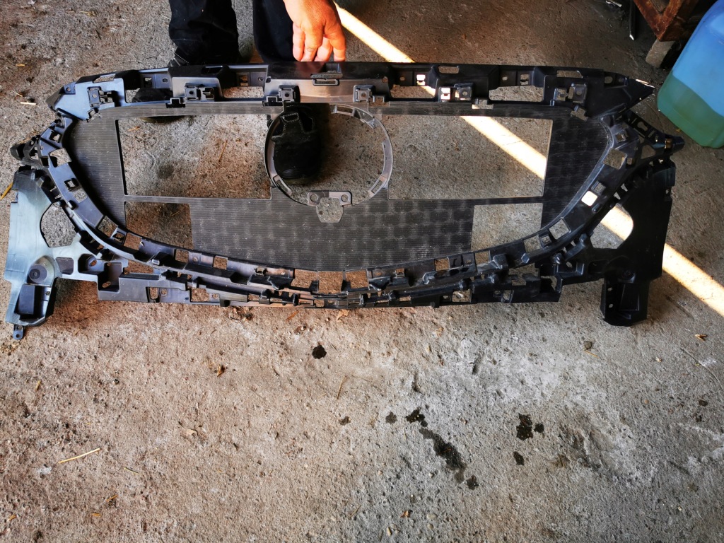 фото №1, Mazda 6 усилитель решетка 18-