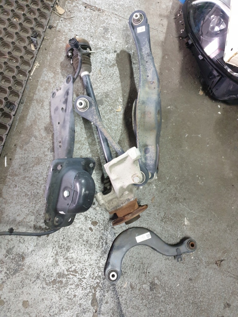 фото №1, Подвеска левая задняя vw golf vii r20 2.0tfsi