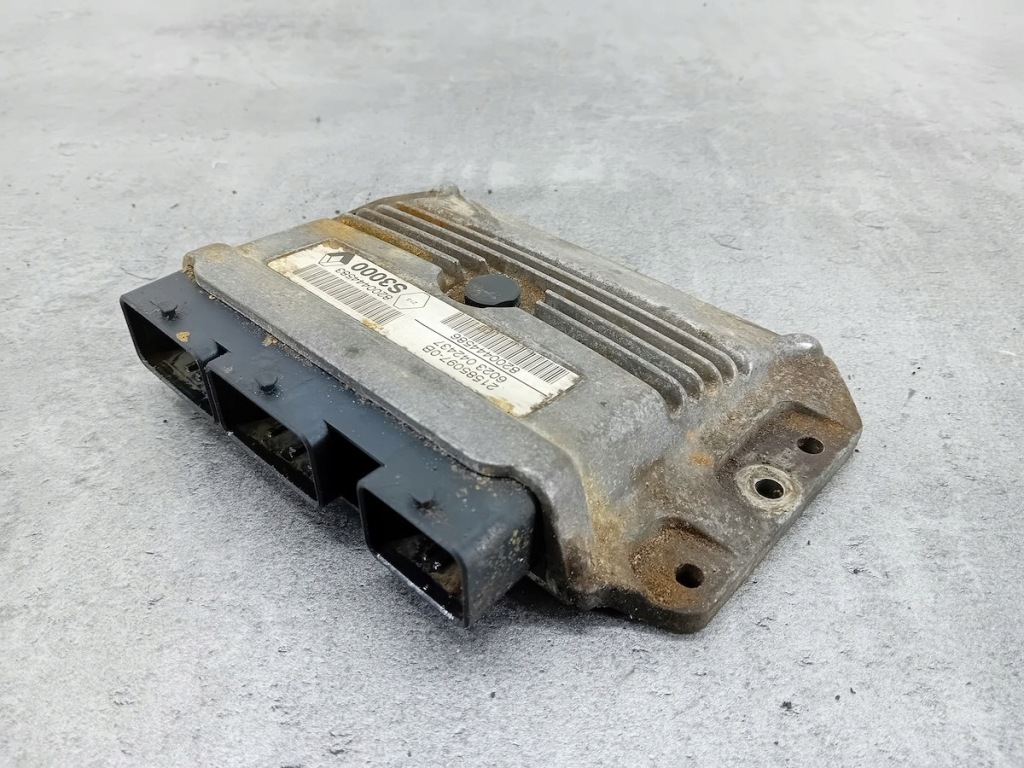 Бортовой компьютер, блок управления renault espace iv 8200444586 21585097-0b 2.0 16v bosch Недорого