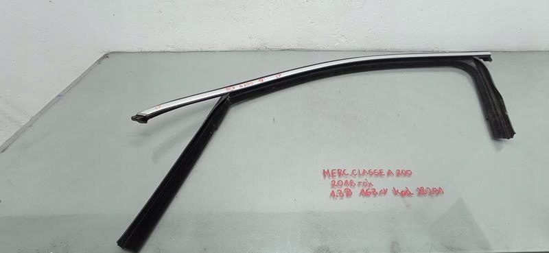 фото №1, Рамка прокладка двері скло лівий перед mercedes w177