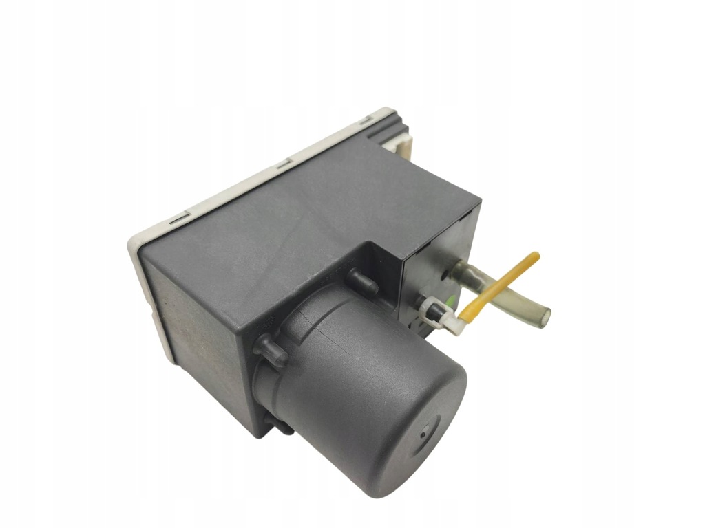 фото №1, Помпа центрального замка 8l0862257l audi a3 i 1996-2003 8l