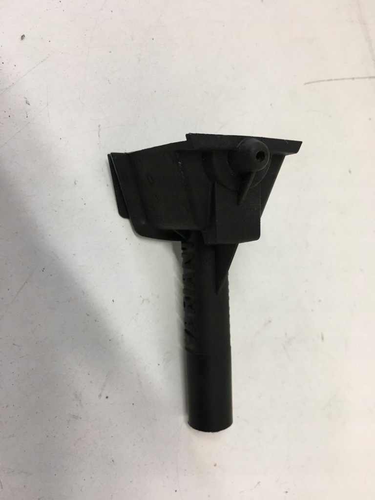 Купити Напрямна трубка кронштейн горловини  паливної  3c9810899 vw passat b6 універсал