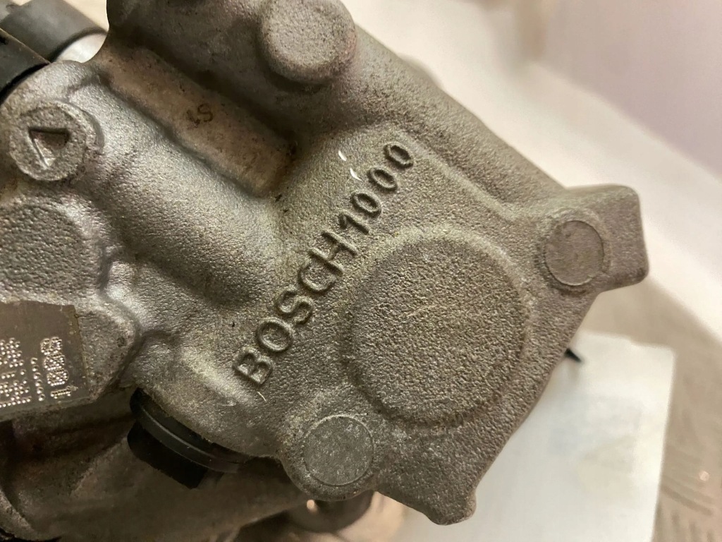 фото №6, Audi a5 sportback 8ta 2012 насос впрыскная wysokiego давления 03l130755ac