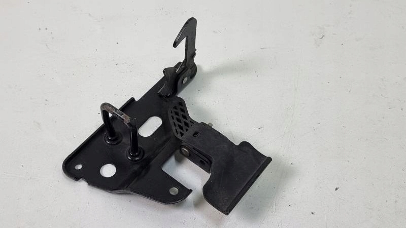 фото №1, Засов капот audi a6 4f0823480b