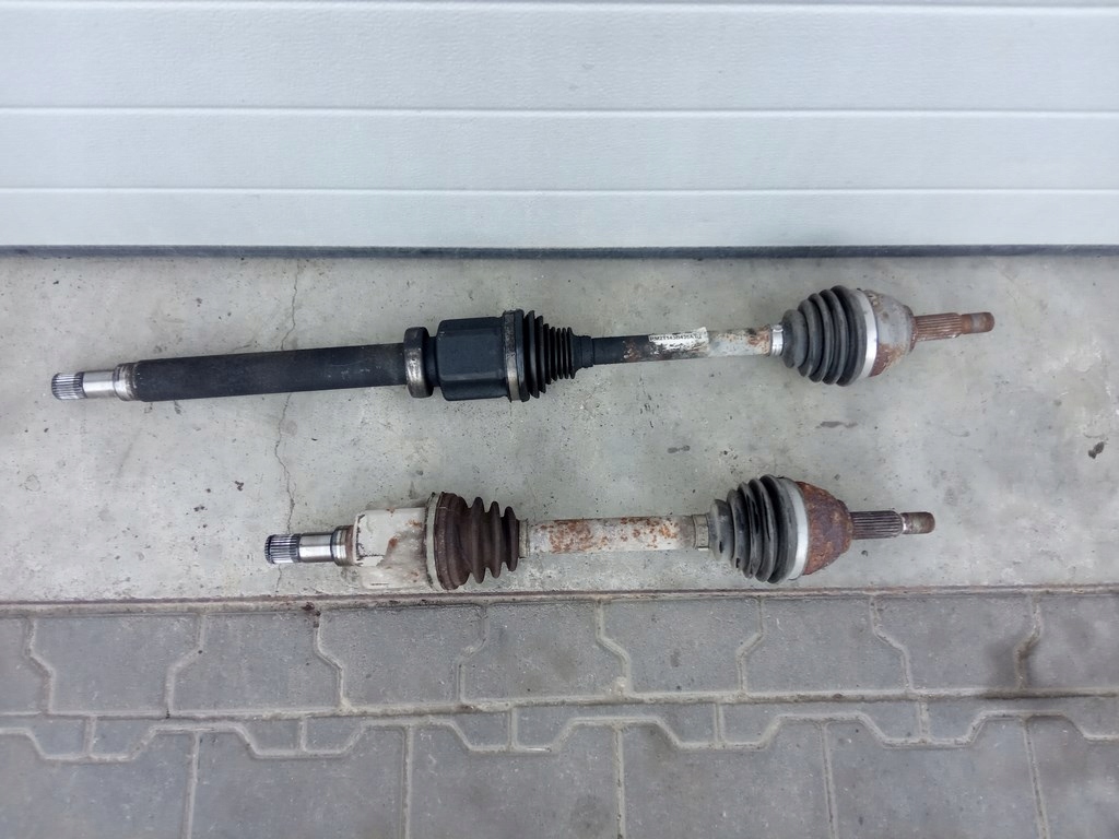 фото №1, Ford tourneo connect 1.8 tdci 02-13r.- приводной вал левая