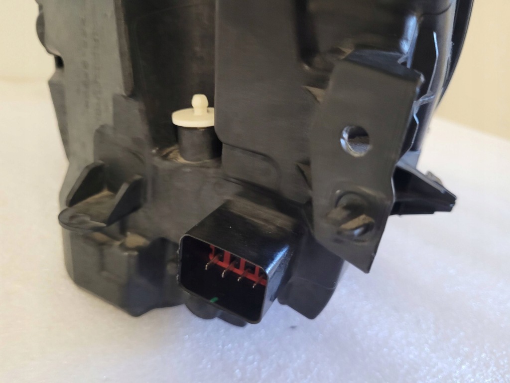 Volvo xc60 2 2 рестайлинг  фара правый  full led система правая  32337383 с Разборки