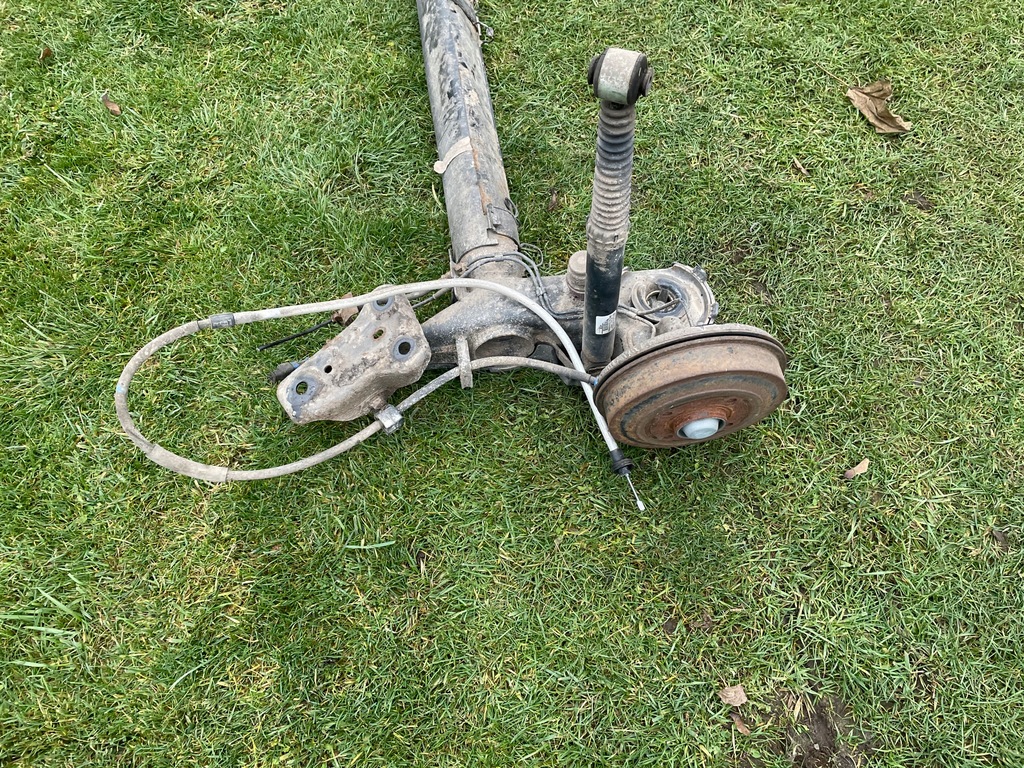 фото №5, Peugeot 208 балка підвіска заднього гальмівні барабани