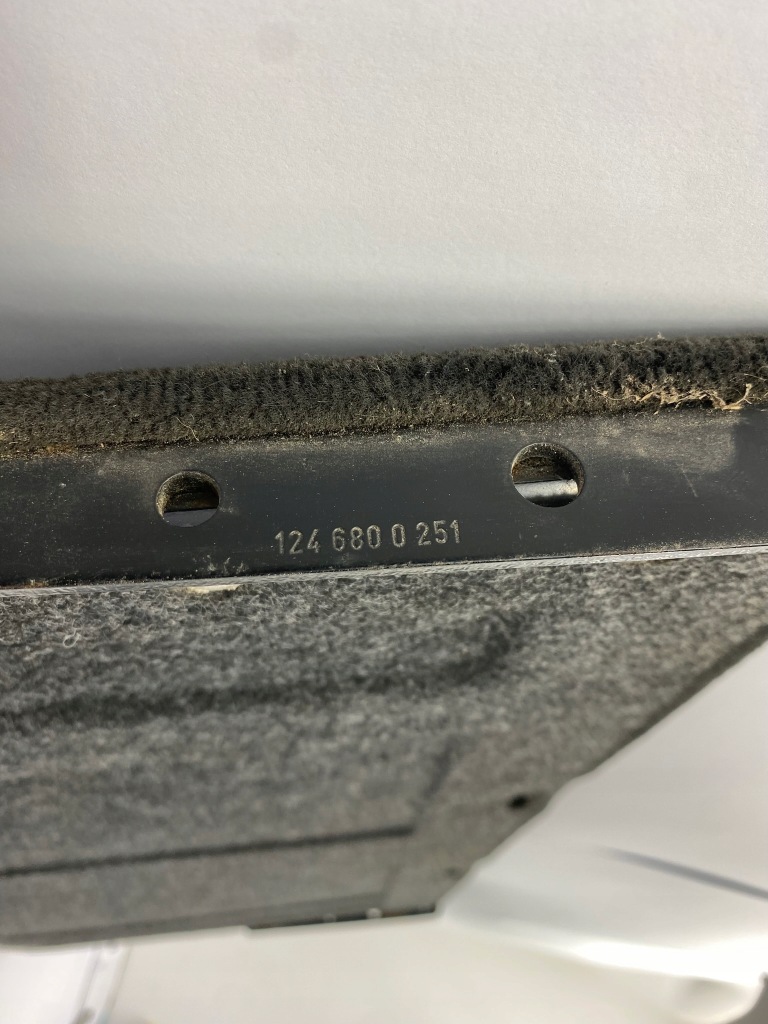 Пол бардачок плита коврик багажника mercedes w124 kombi s124 чёрный с Разборки