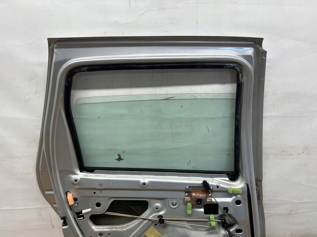 фото №7, Dacia duster i двері лівий задня ліва задні повний