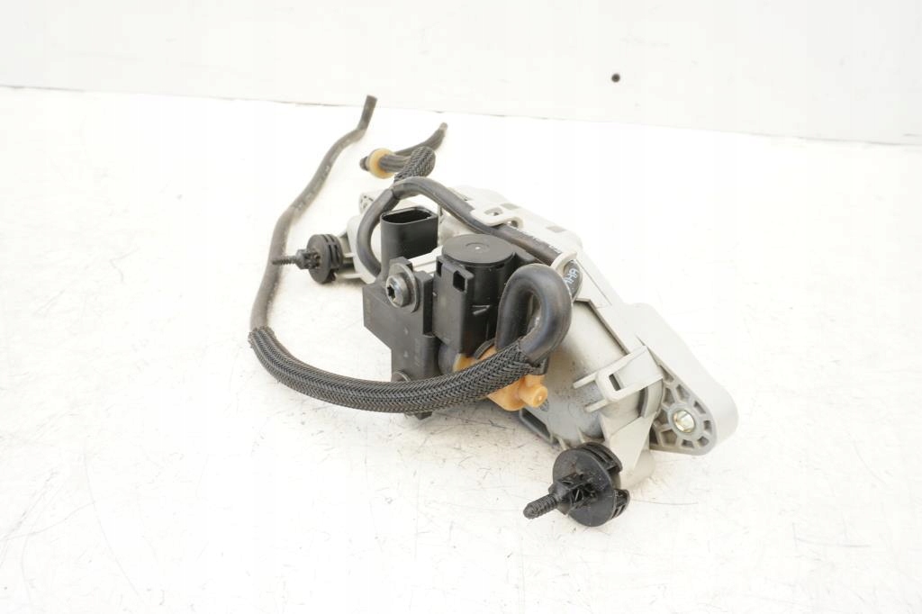 фото №1, Бак вакуумa volvo xc60 ii t5 b4